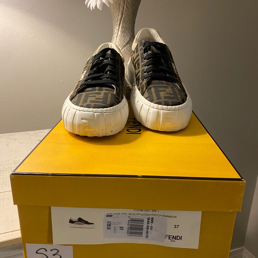 Women Authentic Fendi Tennis Shoes.